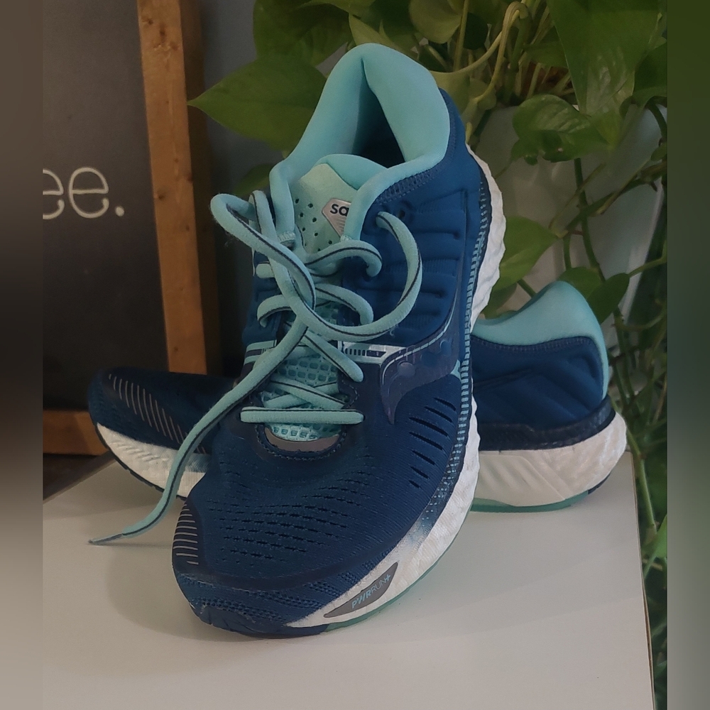 Saucony Women's Teal and White Sneakers